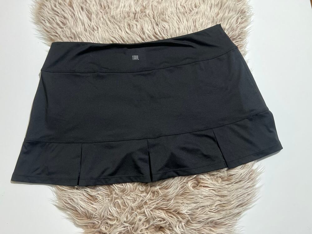 Tail women’s New black skirt with built in shorts